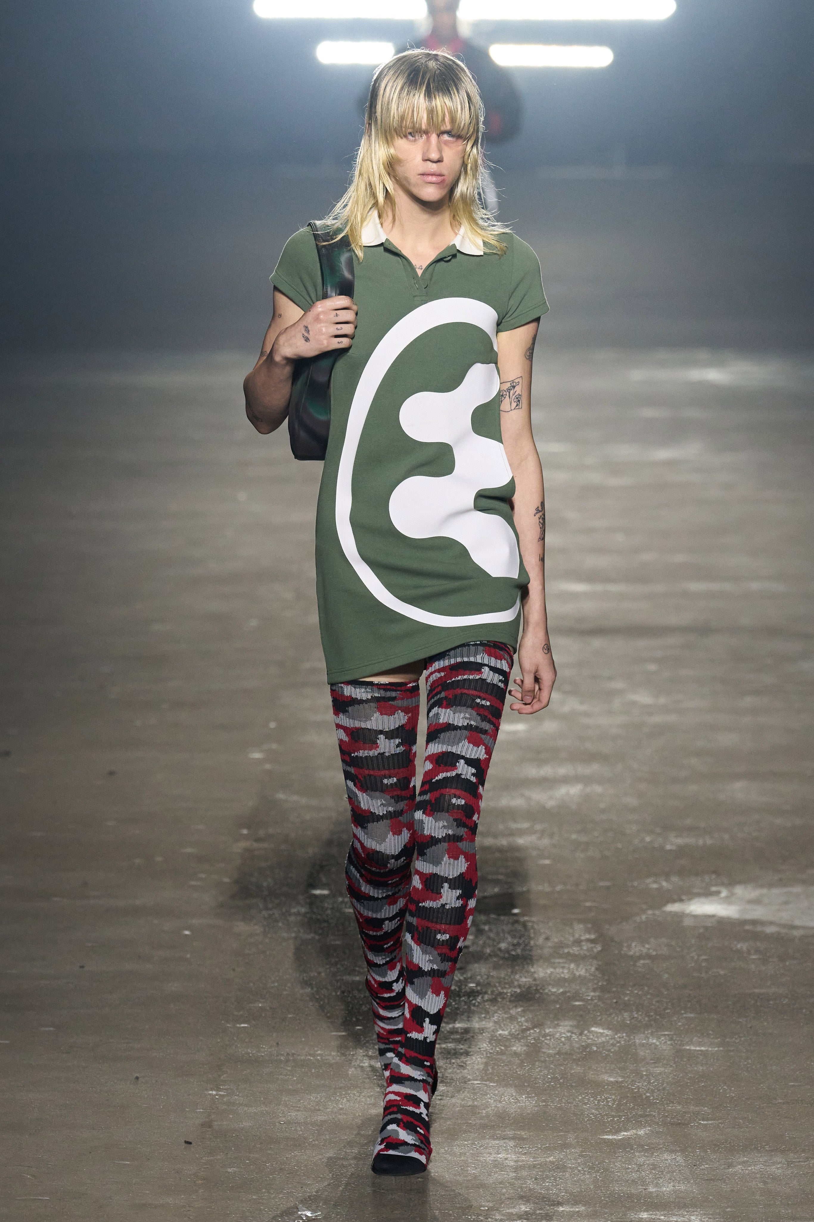 runway image