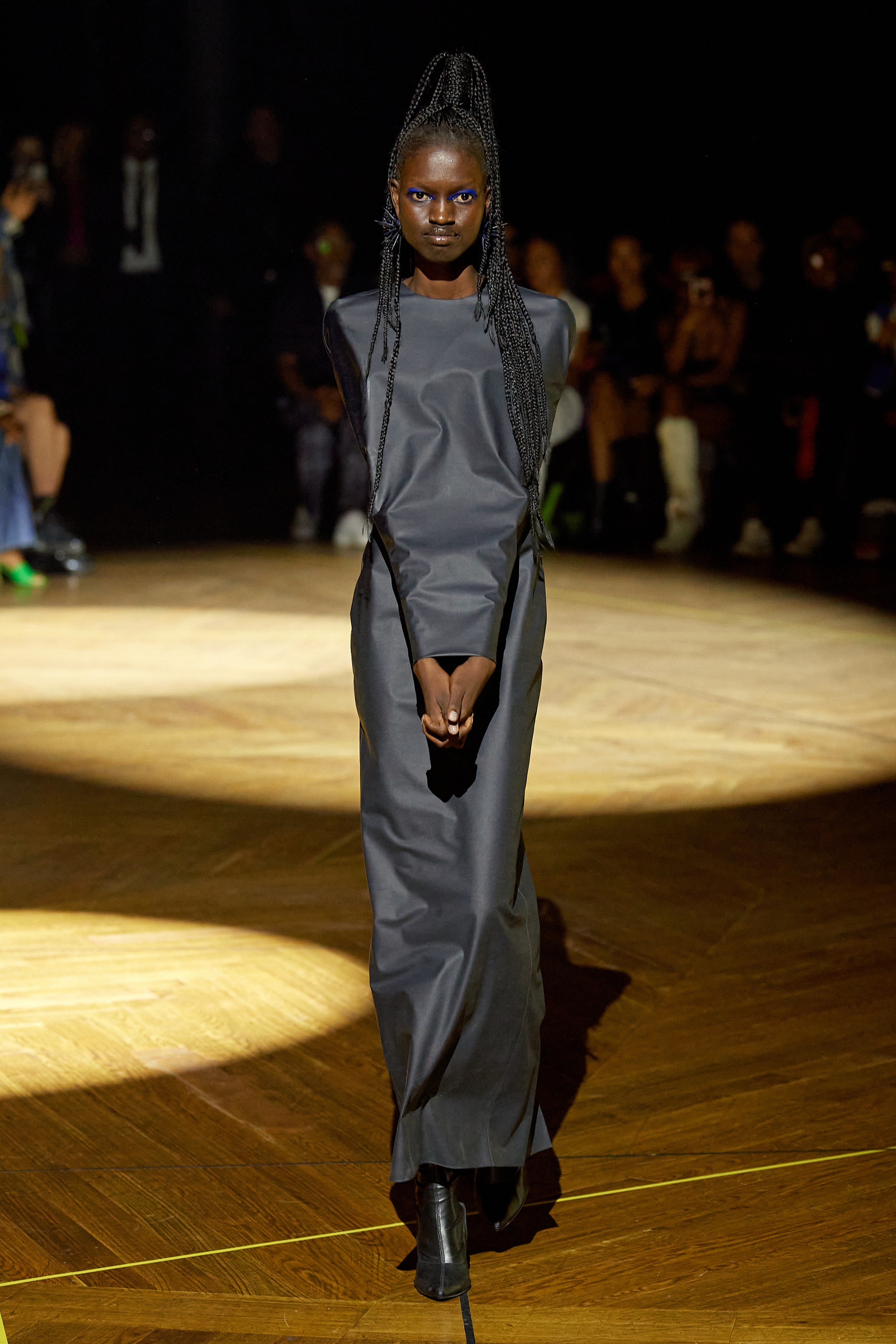 runway image