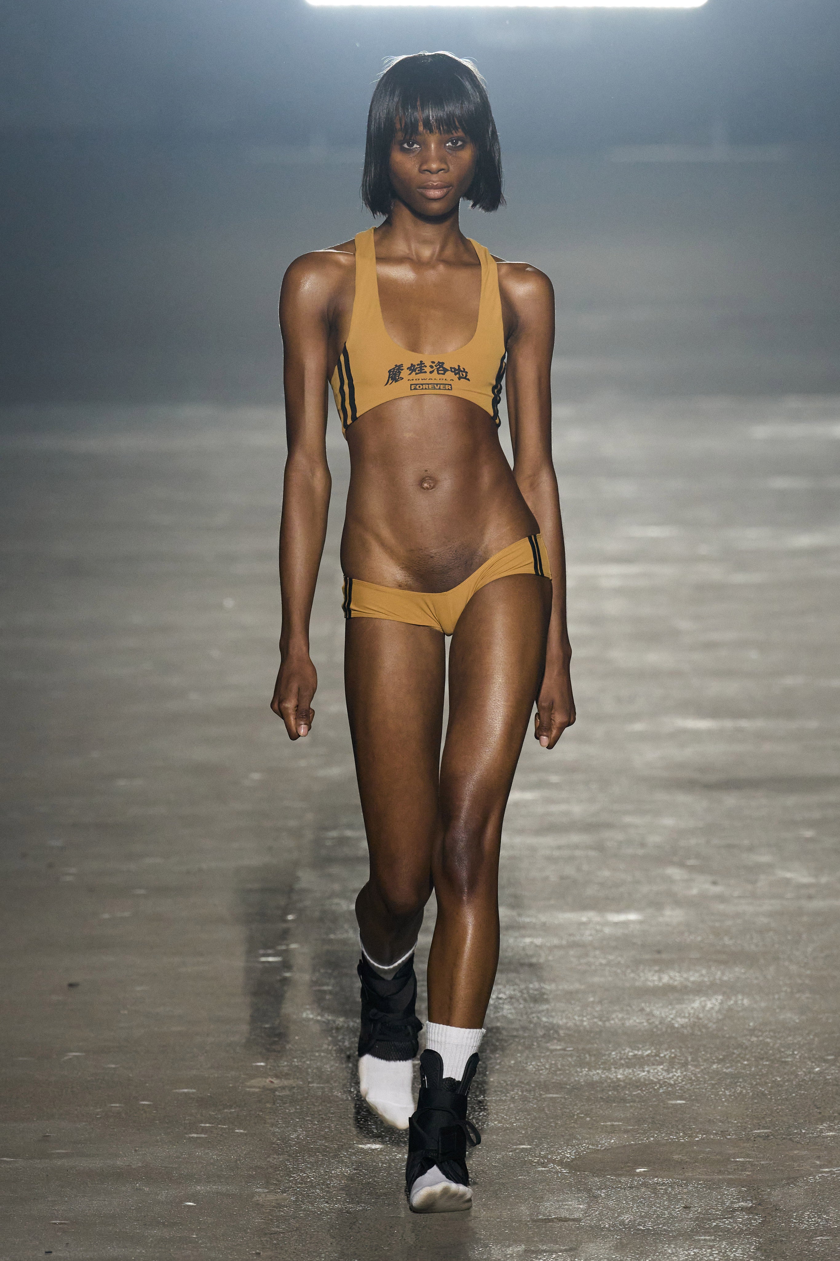runway image