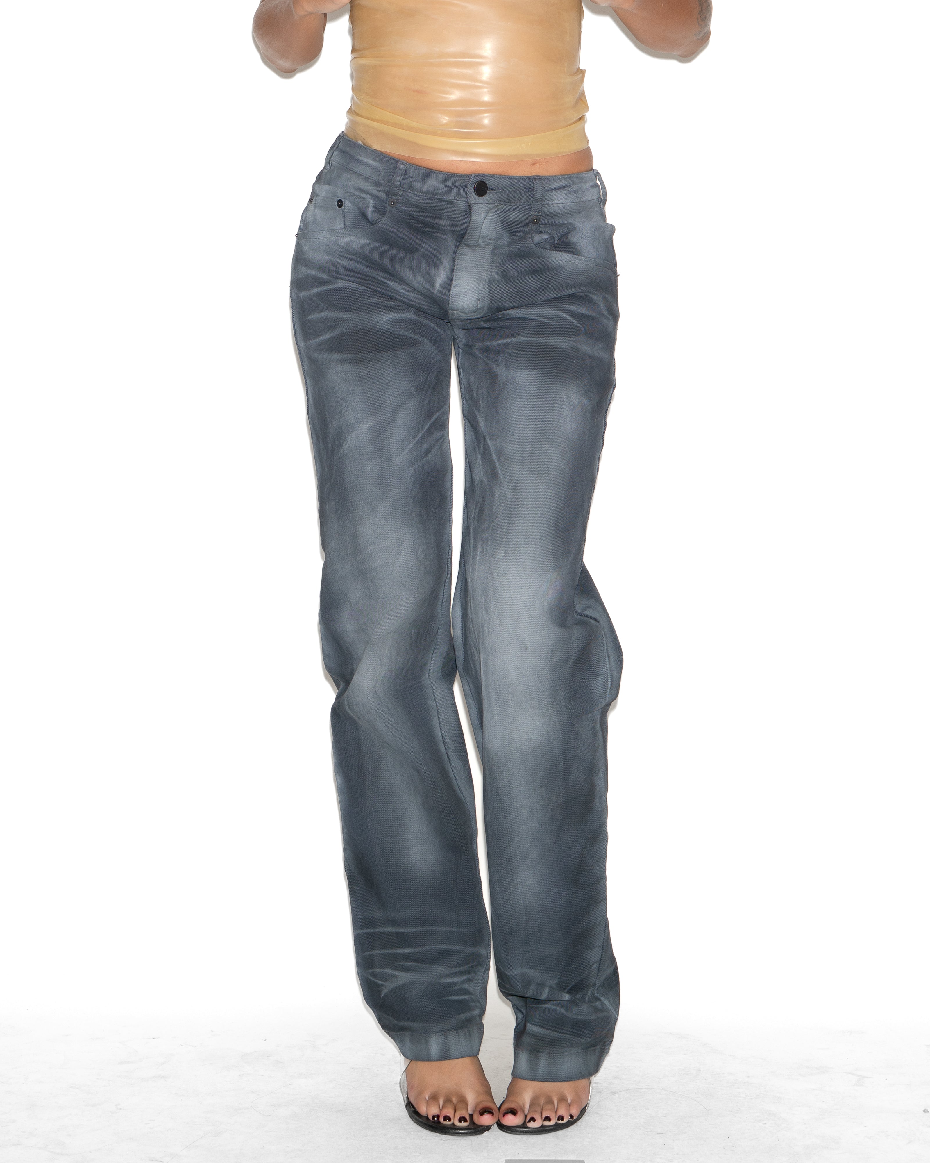 STRAIGHT-LEG BLACK JEANS Image 1