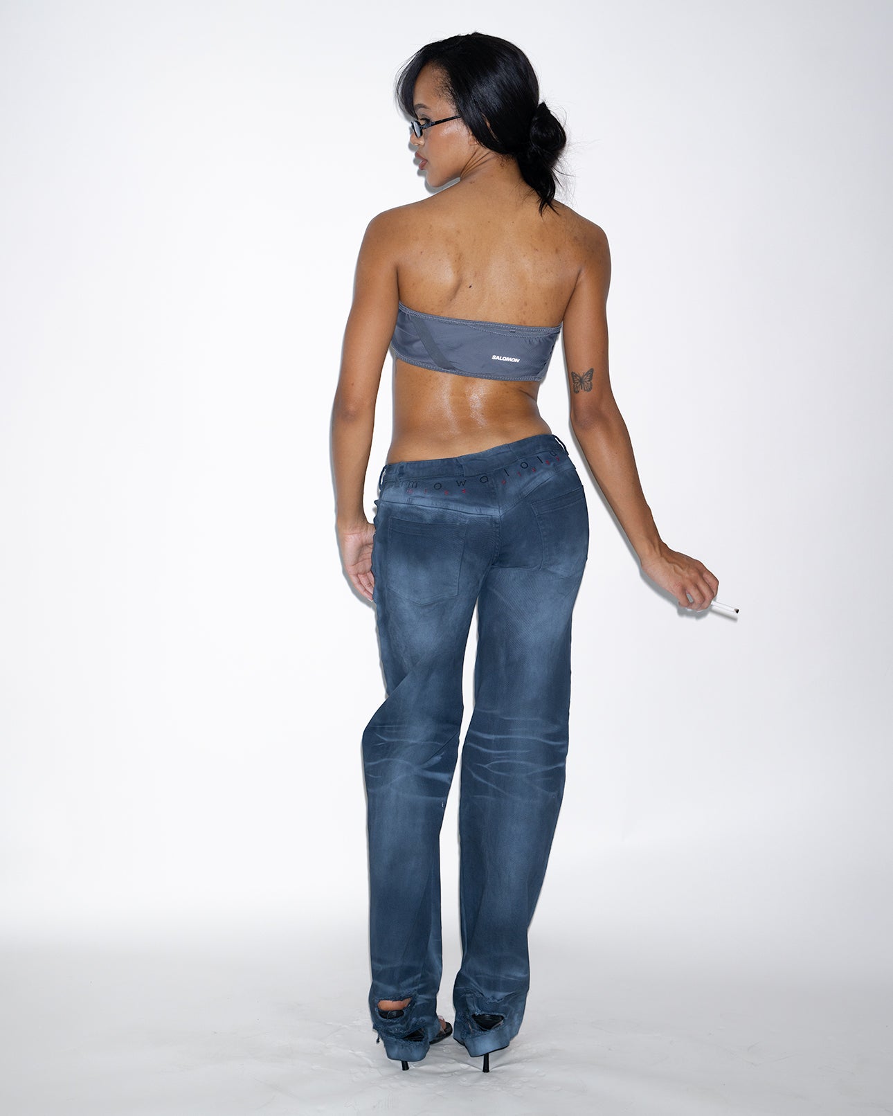 STRAIGHT-LEG BLACK JEANS